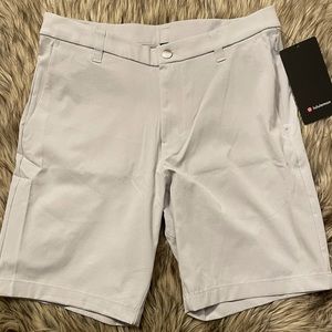 Lululemon Men's Size 31 Commission Short 9”